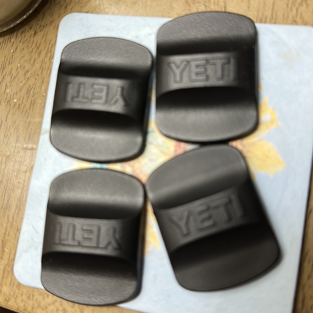 4 black yeti magslider magnets